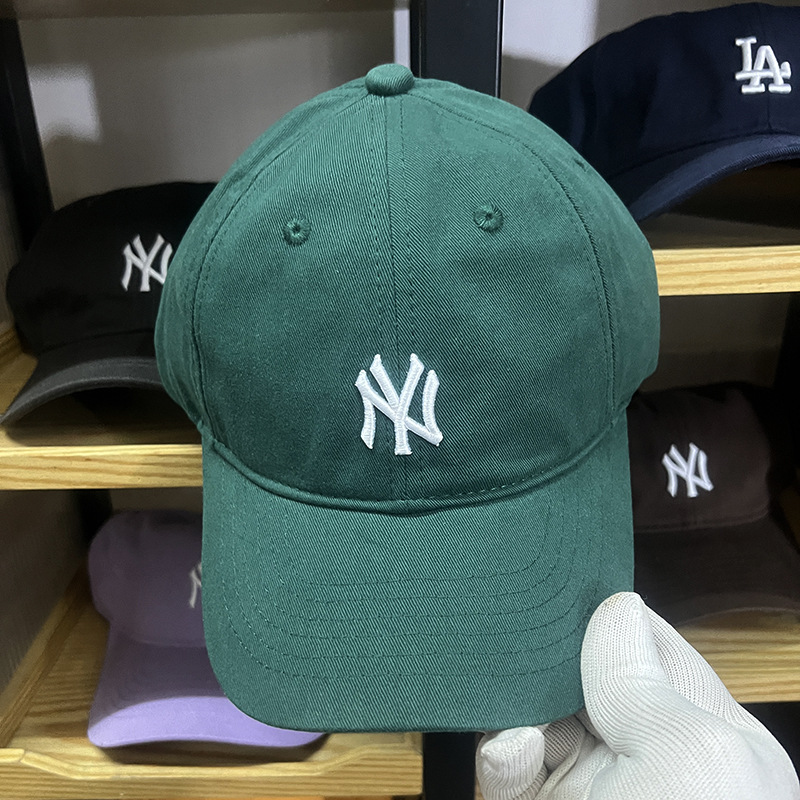Small label dark green-ny scanning code